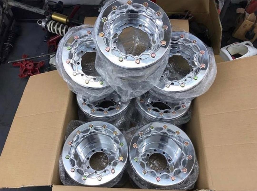 Mad Man Mechanics Silver Beadlock Wheels for Sale - Image 2